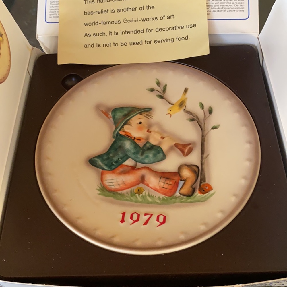 Hummel - Picture 3 of 4